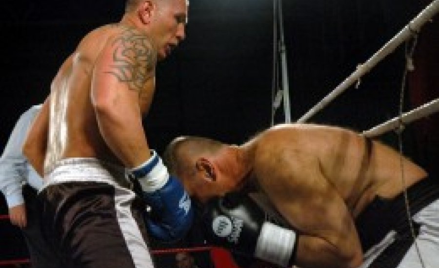 22 másodpercet töltött a ringben Hubert László