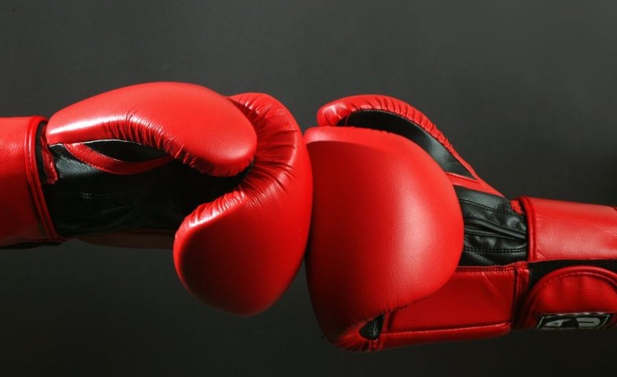 Villámgyors, de fordulatos bokszmeccs