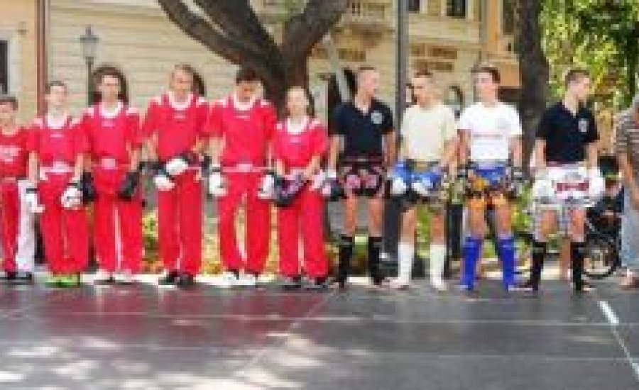 Bemutatták a kick-box válogatottakat Békéscsabán