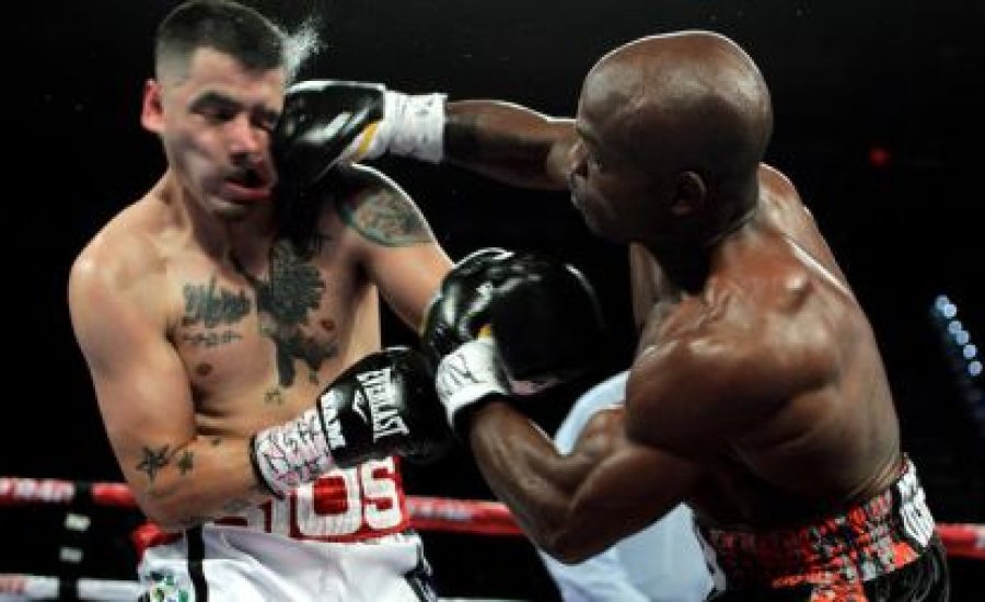 Timothy Bradley „lenullázta” Brandon Rios-t