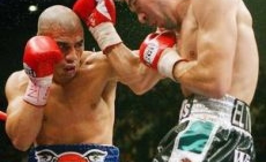 Margarito zöld utat kapott, Cottóval bokszol