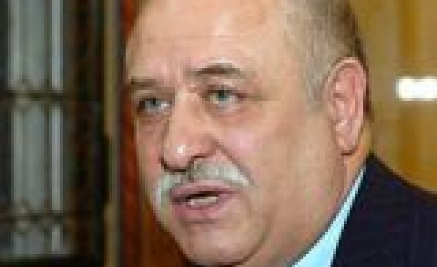 146-an bokszolnak Debrecenben