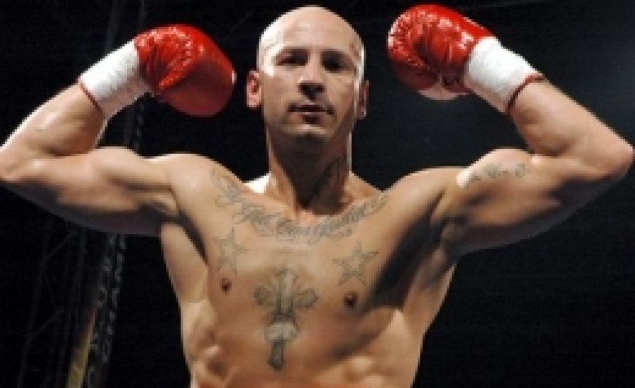 „A Végzet” újra az Európa-bajnoki övet veszi célba