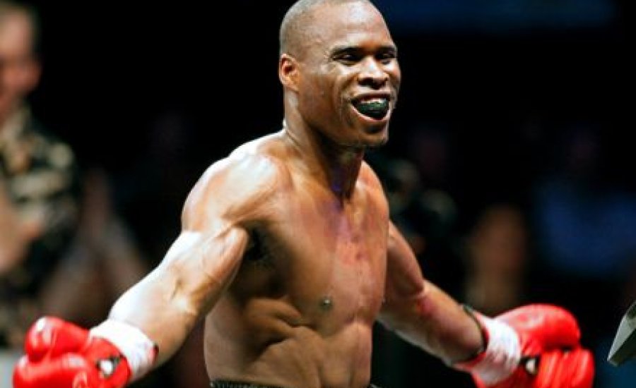 Stevenson is csatornát váltott