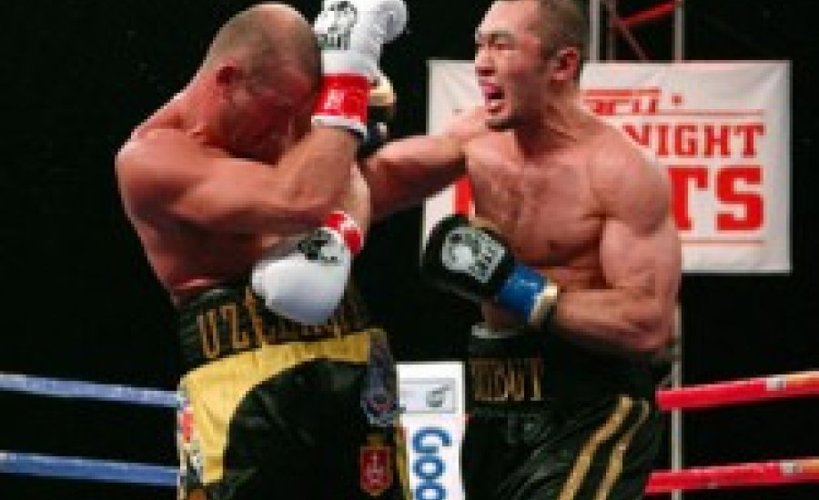 Sumenov padlózott, de megvédte övét