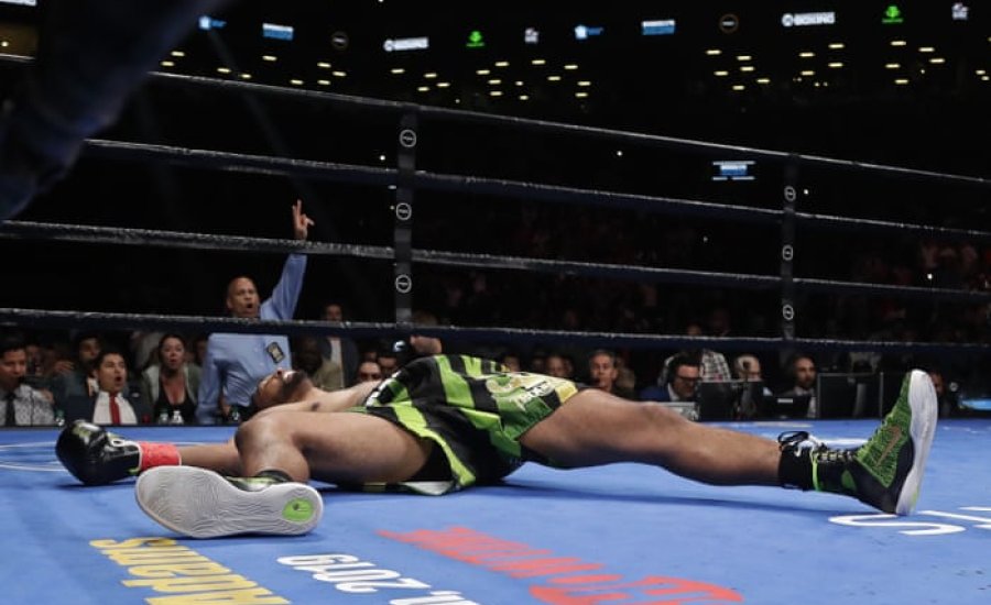 Az esztendő 30 legnagyobb ütése és kiütése