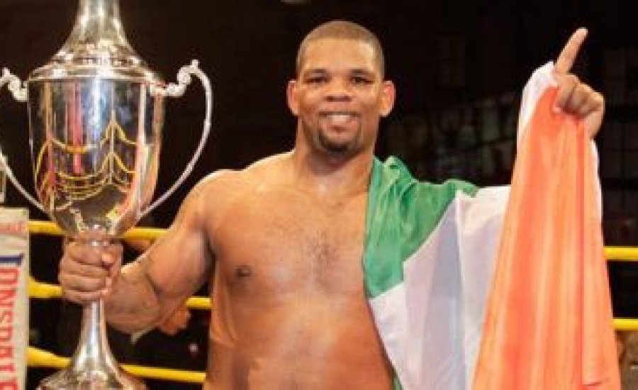 Abdusalamov elbukta tökéletes rekordját