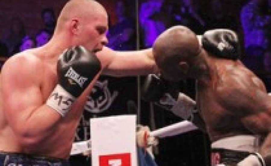 Döntetlen a veretlen nehézsúlyúak csatáján