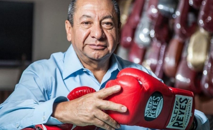 Elhunyt Alberto Reyes