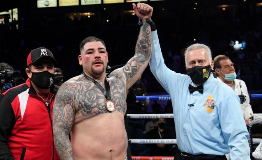 Andy Ruiz Jr padlóról nyerte a Chris Arreola elleni visszatérő meccsét