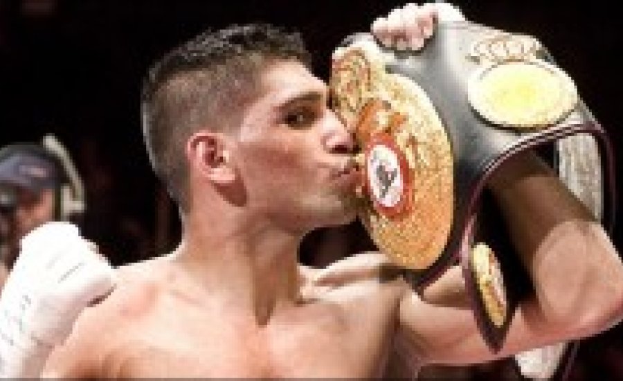 Amir Khan komoly dilemma előtt áll: gyorspénz vagy hírnév?