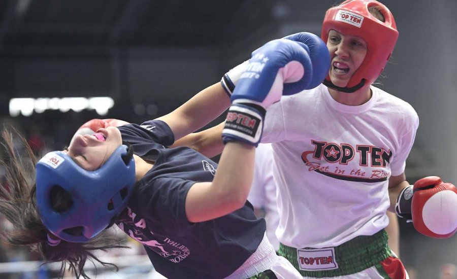Látványos szabadtéri kick-box gálán parádézott az Exatlon-győztes dr. Busa Gabriella
