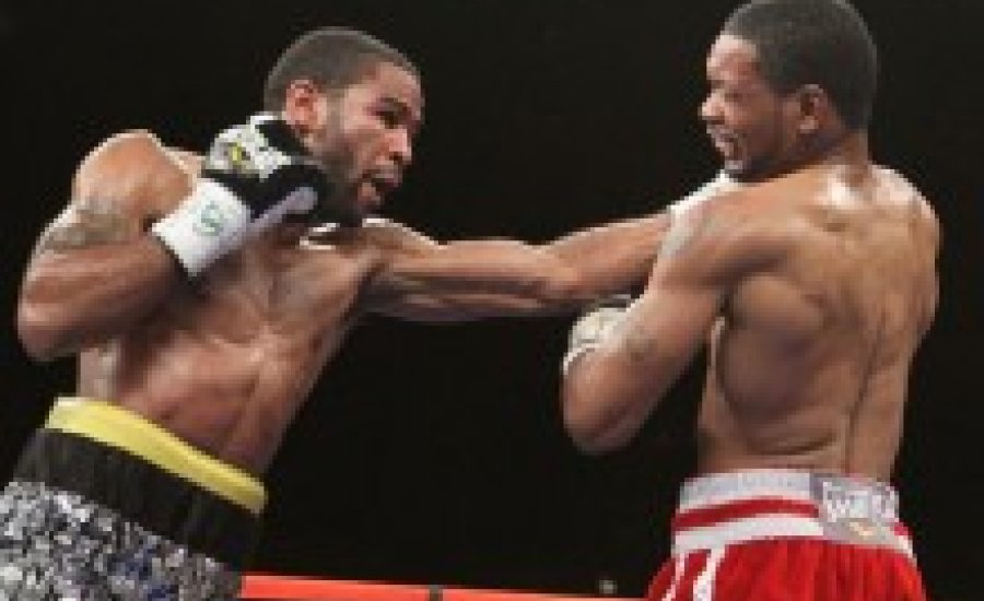 Peterson aprópénzért védte meg IBF vb-övét