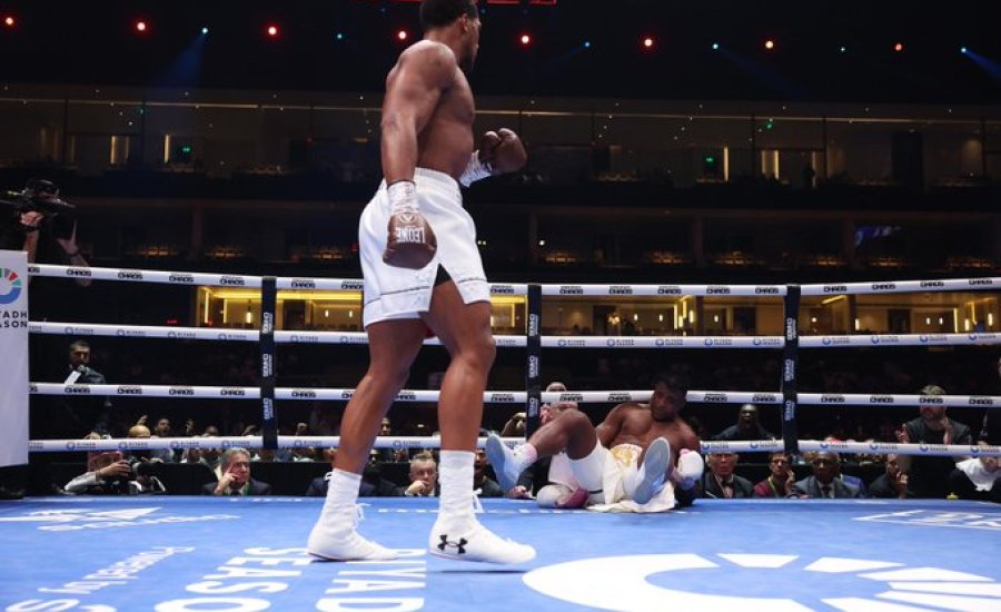 AJ Joshua két menet alatt végzett