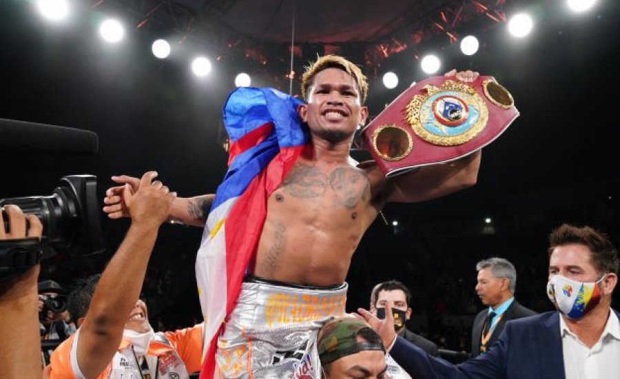 Casimero megosztott pontozással nyert