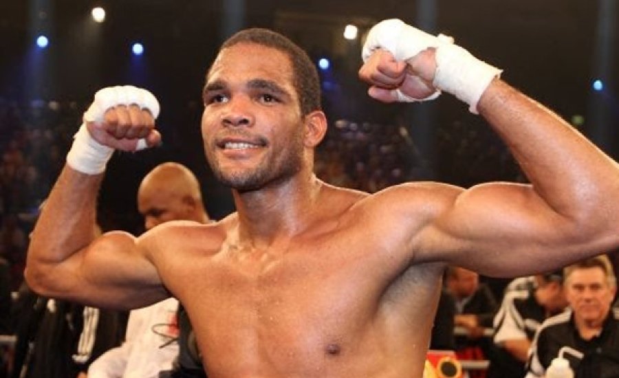 Hernandez folytatja karrierjét