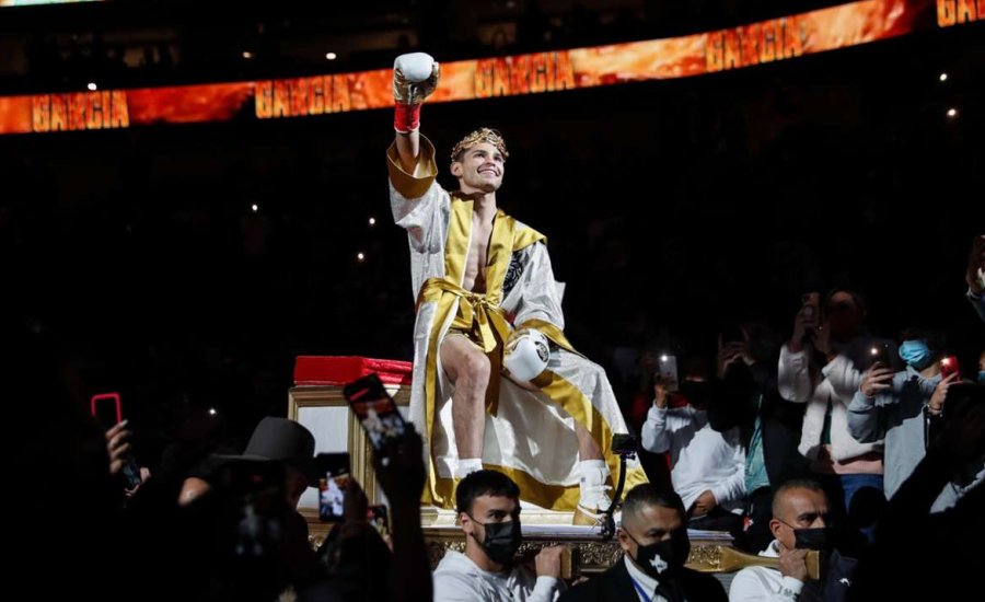 Ryan „Kingry” Garcia látványos bevonulása