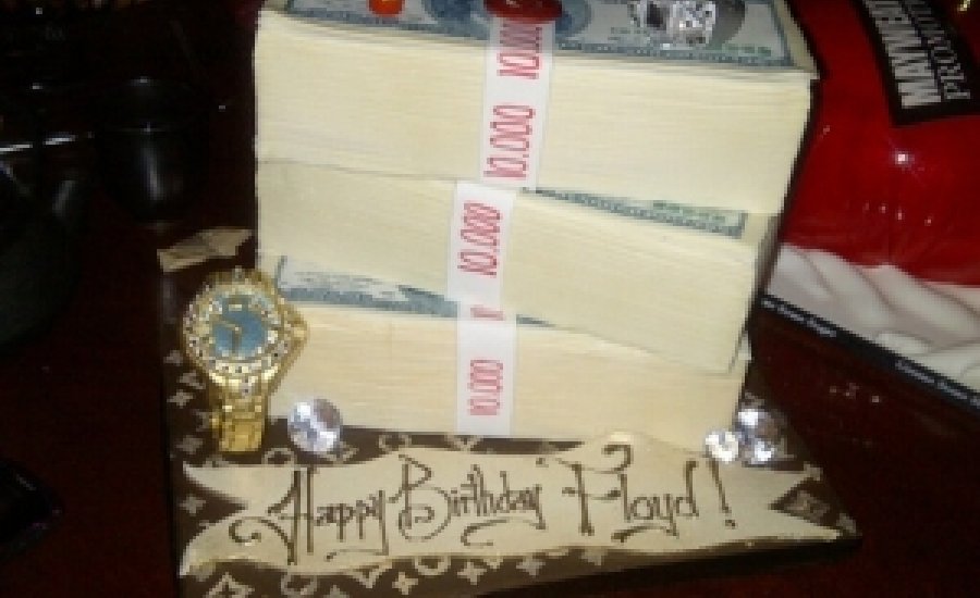 Mayweather Jr. 34 éves: hozzáillő tortát kapott