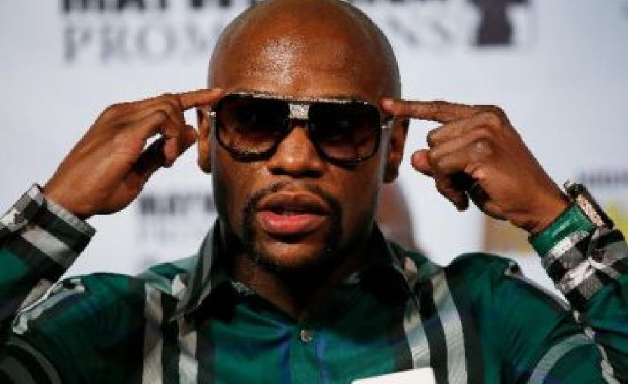 Mayweather ismét edz