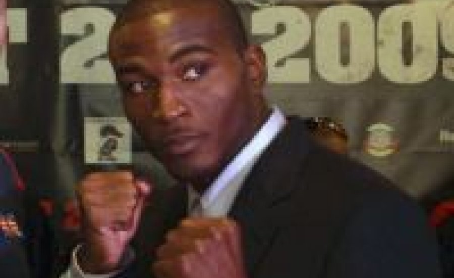 Vitatott pontozással nyert Tavoris Cloud