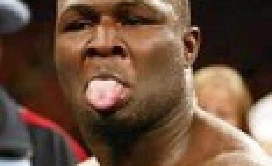 Hivatalos: James Toney az UFC-ben folytatja