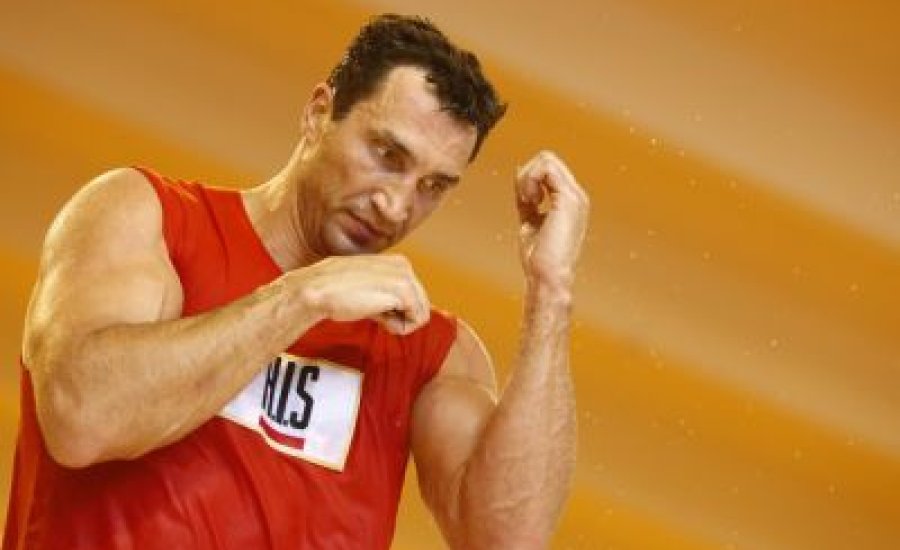 Ha Klicsko üt, mintha Trabi esne a fejedre