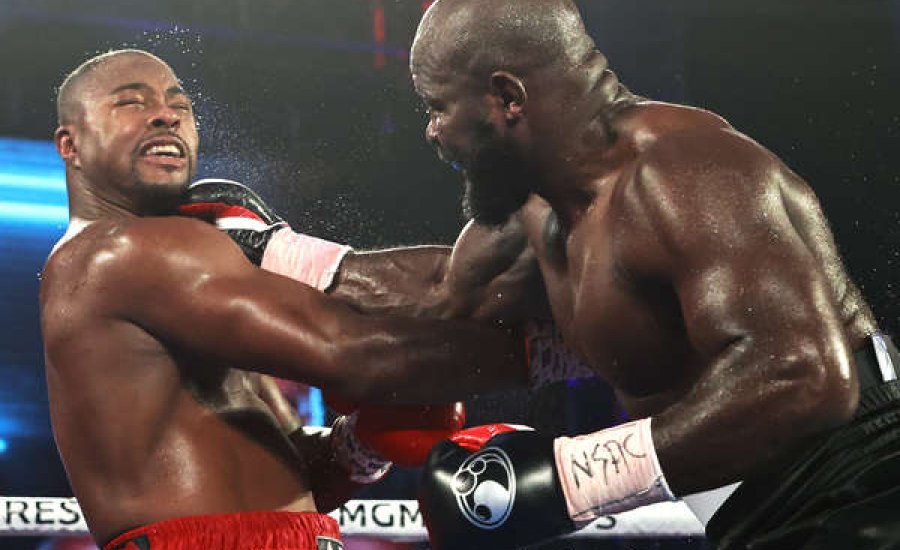 A gyászoló Takam nyerte a nehézsúlyú főmérkőzést