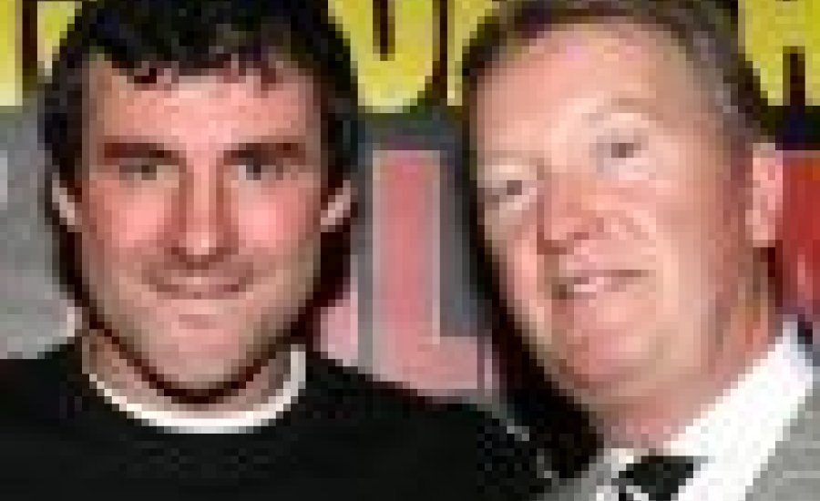 Calzaghe visszavonatja Warren promóteri licencét?