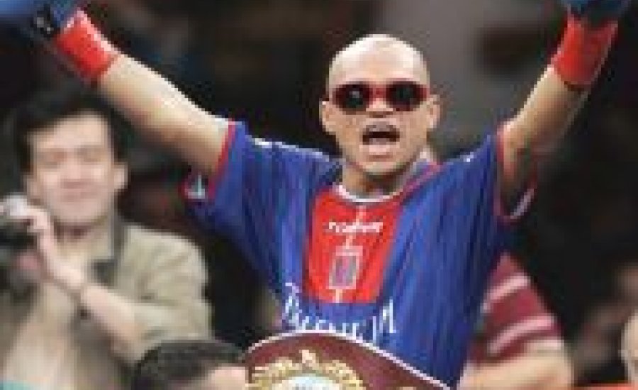 Barrios augusztusban visszatér