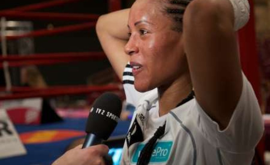 Braekhus könnyedén nyert