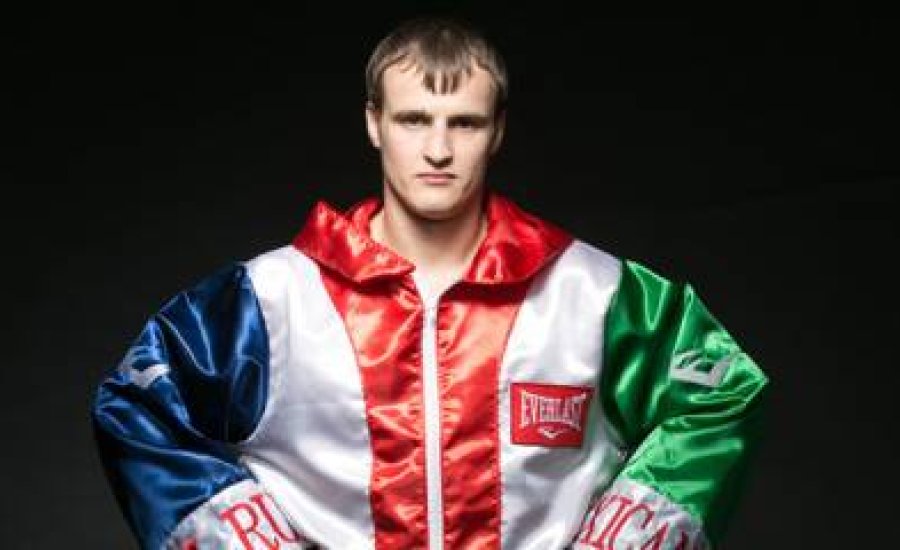 Megvédte vb-övét a „Mexikói Orosz”