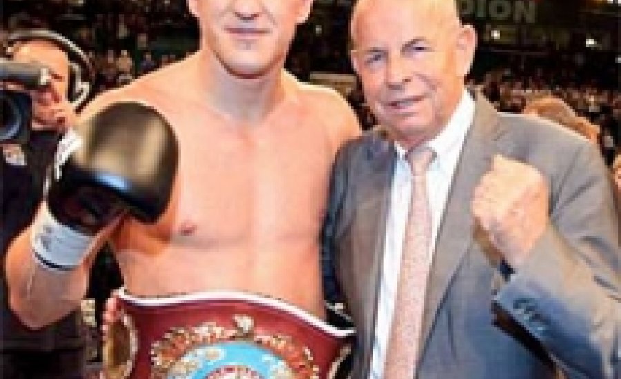 Huck szoros menetrendje: augusztusban ismét bokszol