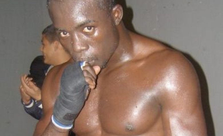 Változás: „Vipera” franciával küzd