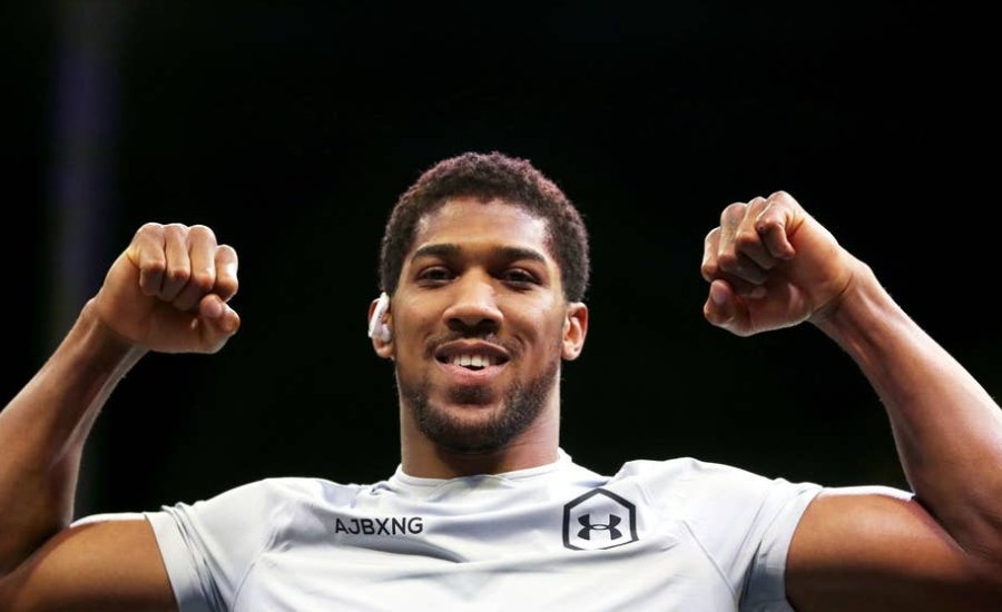 Anthony AJ Joshua nyilvános edzése Szaúd Arábiában