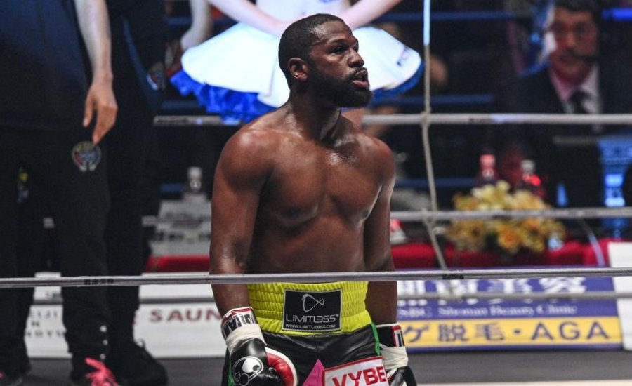 Mayweather újabb bemutatómeccset nyert meg a ringben