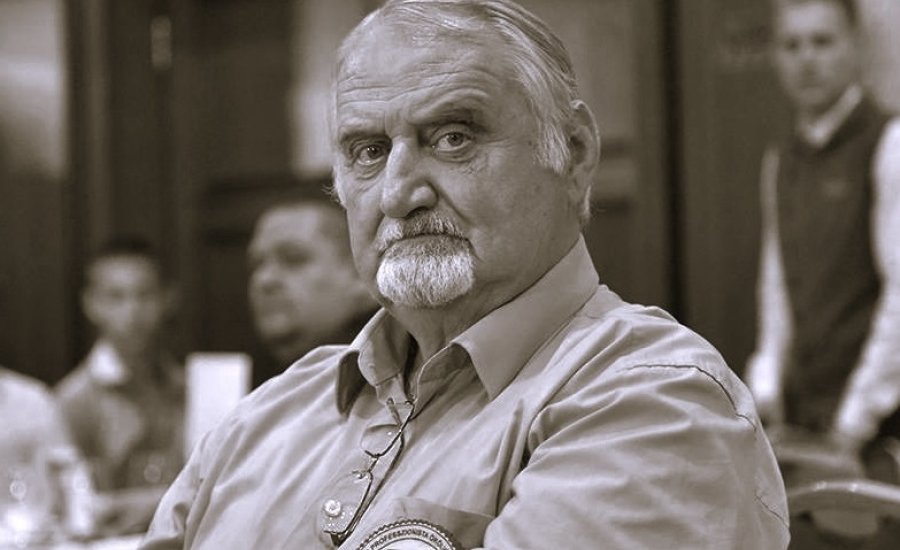 Elhunyt Döry Miklós