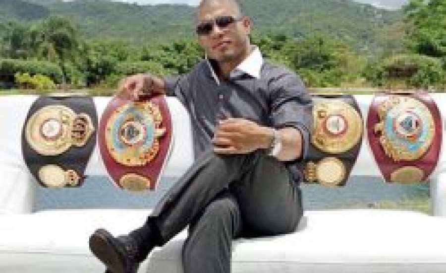 Cotto egy éven belül befejezi