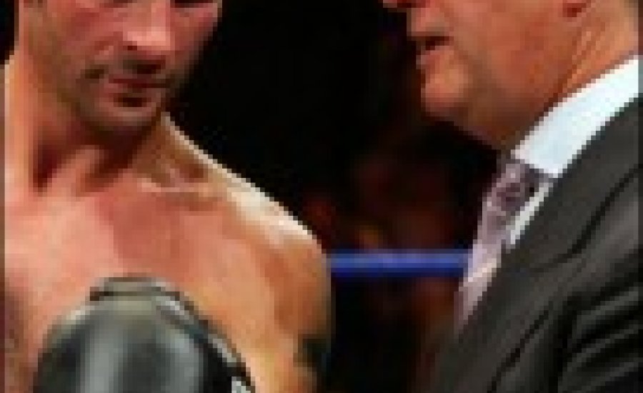 Joe Calzaghe a bíróságon is verhetetlen