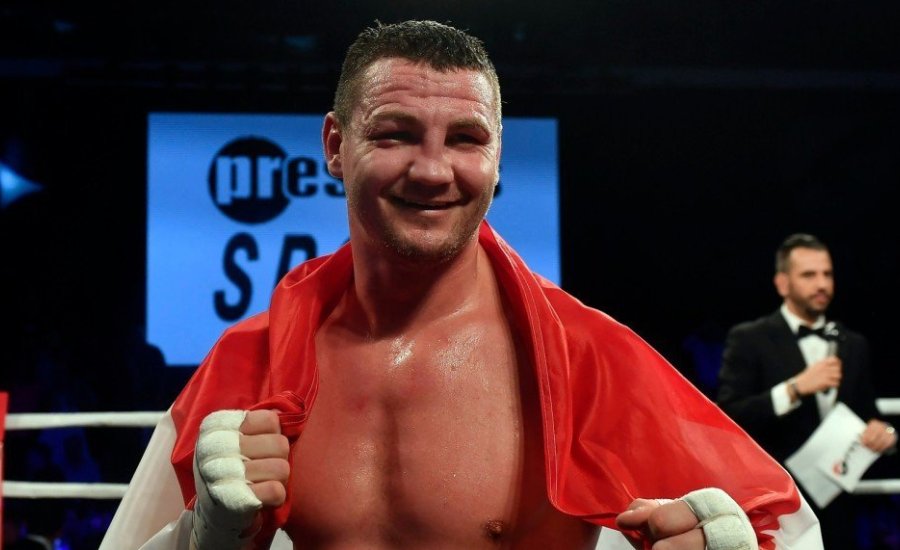 Szellő volt világbajnok kihívó ellen bokszol október 12-én