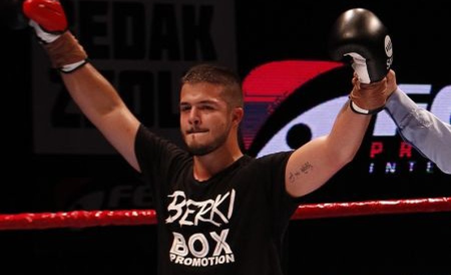 Berki erődemonstrációval nyitott