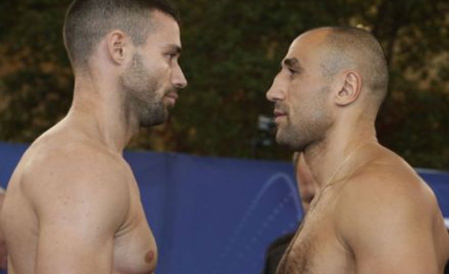 Abraham és De Carolis mérlegre állt