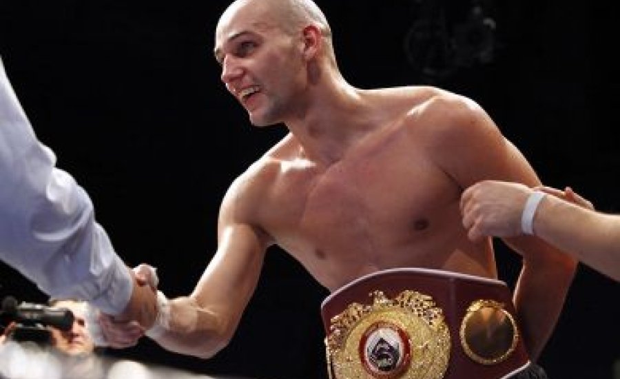 Komoly holtpont nélkül, magabiztosan