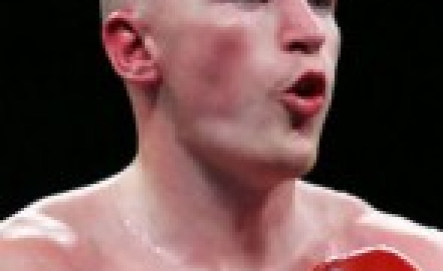 Mayweather megküzd a „kis” Hattonnal is?