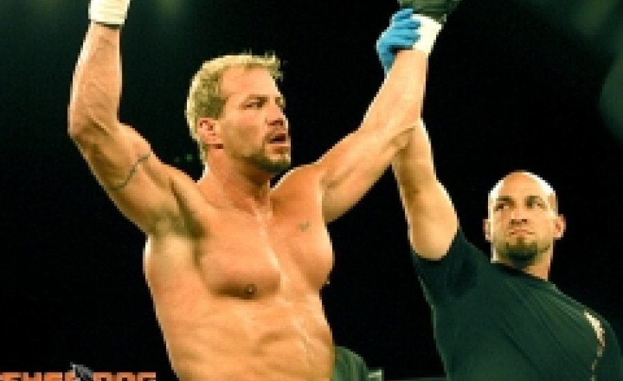 Tommy Morrison ismét ringbe lép
