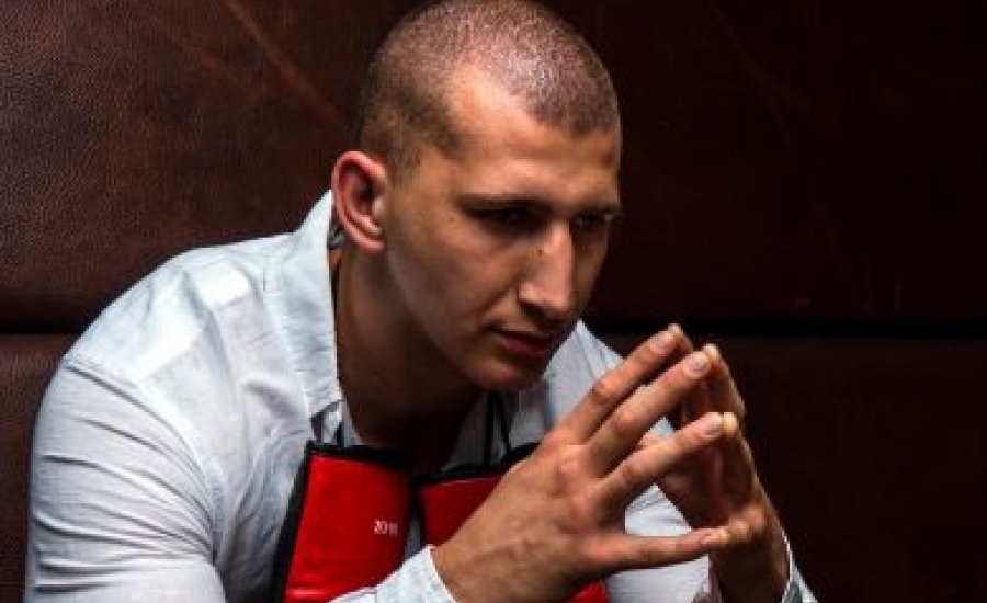 Készen áll kilépni az árnyékból