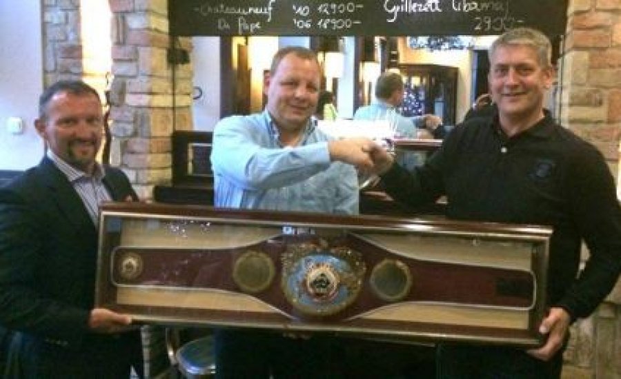 A SES vette és vitte a Stieglitz-Abraham meccset