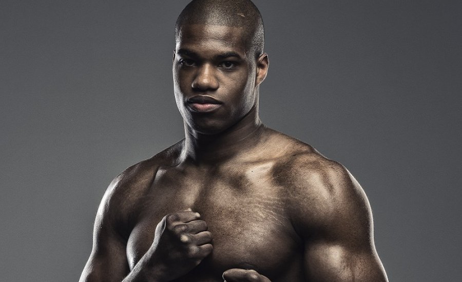 Kirobbanó kiütésre készül a „Dinamit”