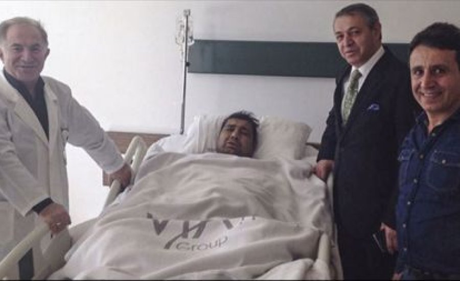 Helyesbítés: Sinan Samil Sam él, de nincs jól