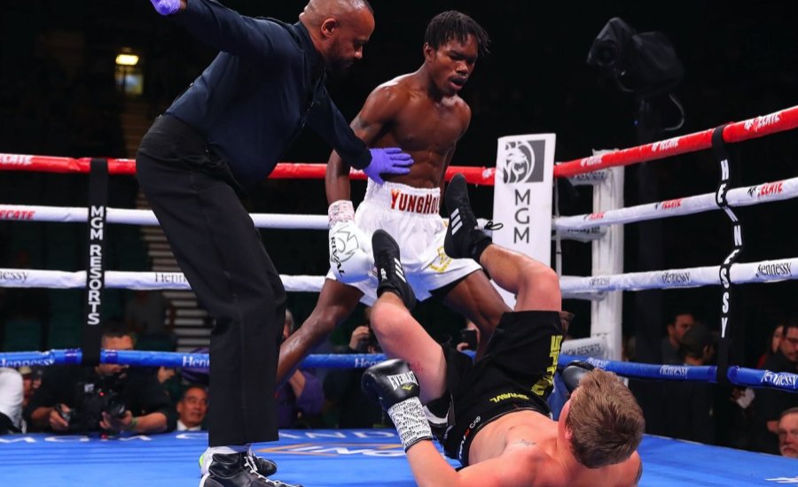 Első pontozásos győzelmét aratta a „kis” Holyfield