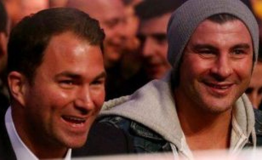 Calzaghe menedzser lett